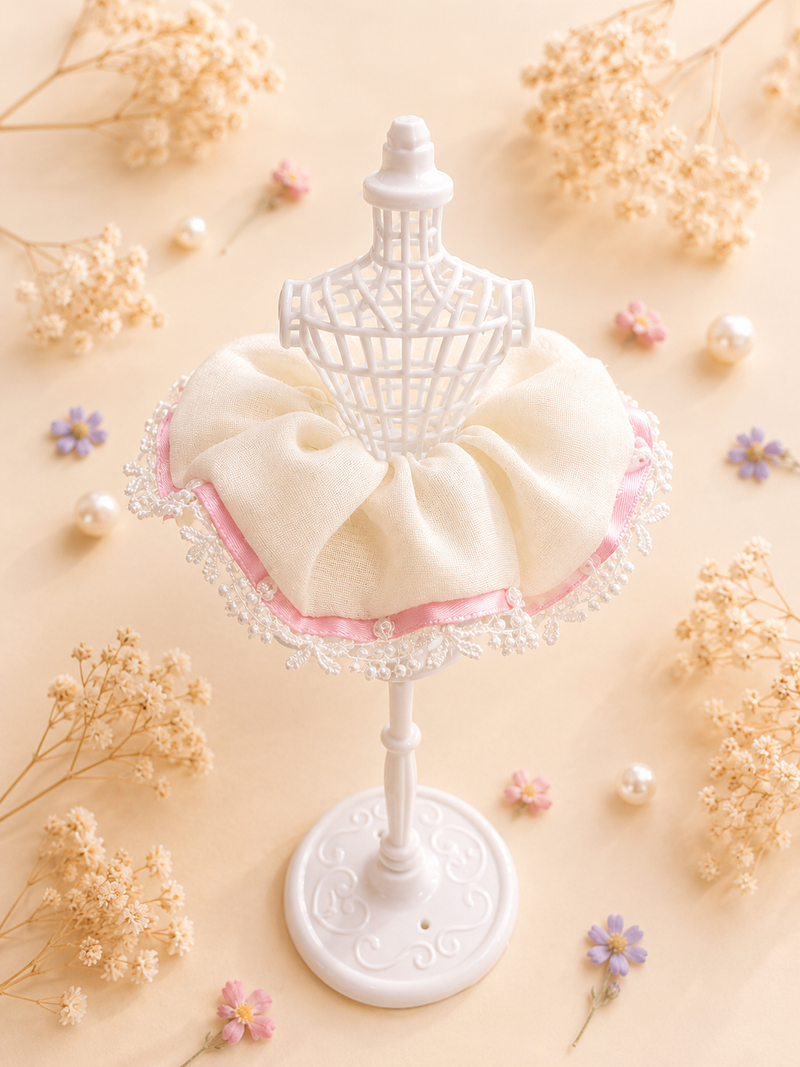 Cream Lace Scrunchie