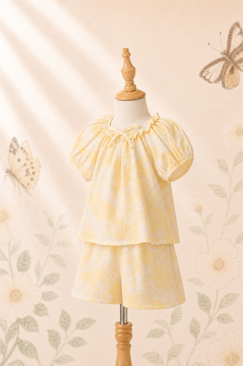 Girl’s yellow floral two-piece set - image 2