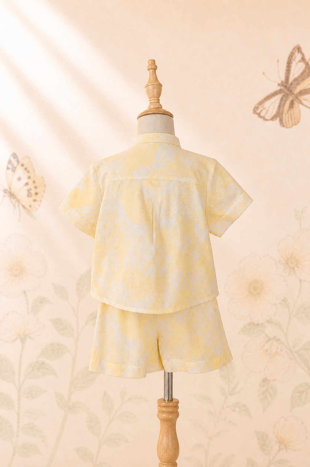 Boy’s yellow floral two-piece set - image 4