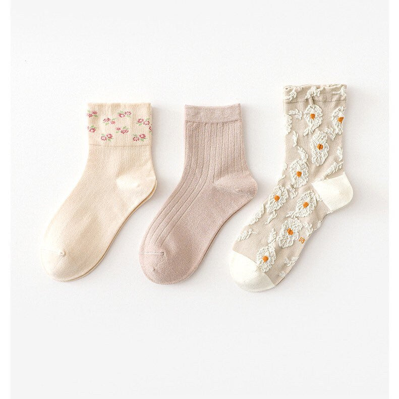 Miss June’s | Set of 3 pairs of cotton socks｜Cute | elegant | Daily | Patterned | Designed | Women | Gift Idea | Casual | Comfortable