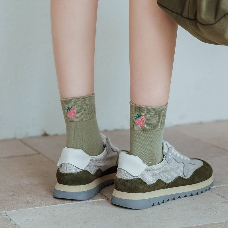 Miss June’s | Women’s 1 pair  cotton socks｜Creative | Colorful | Paint | Embroidery | Designed | Art | Gift Idea | Casual | Comfortable |