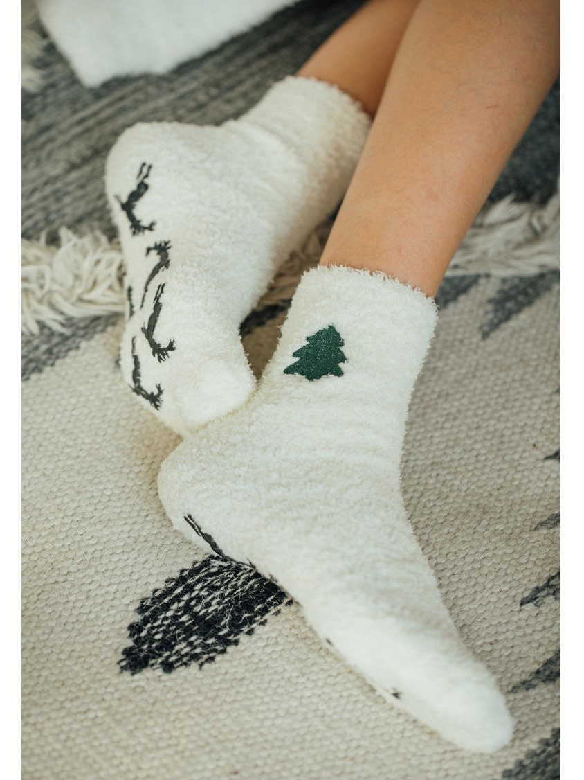 Miss June’s | Women’s | 1 pair | Floor socks | Christmas | Cute | Fuzzy | Home wear | Warm | Soft | Gift Idea | Cozy | Comfort| Winter|Cozy