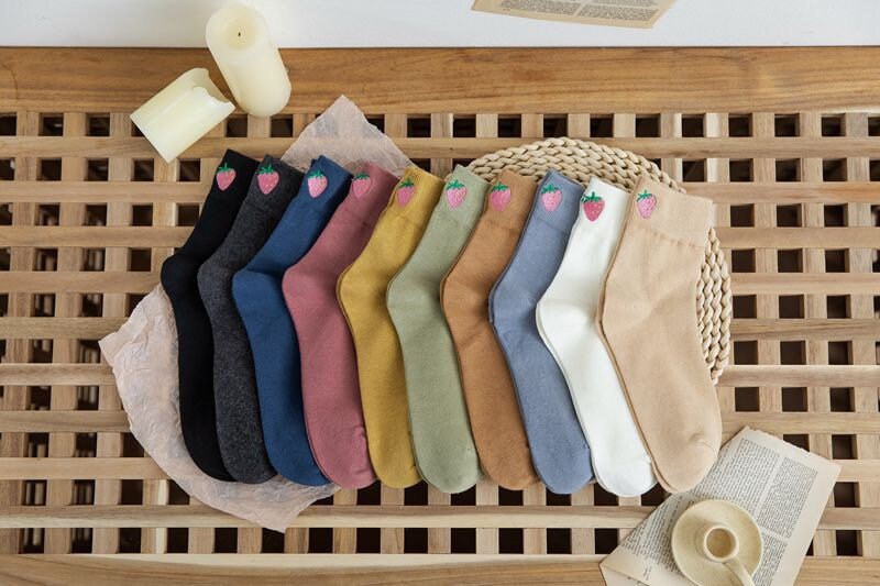 Miss June’s | Women’s 1 pair  cotton socks｜Creative | Colorful | Paint | Embroidery | Designed | Art | Gift Idea | Casual | Comfortable |