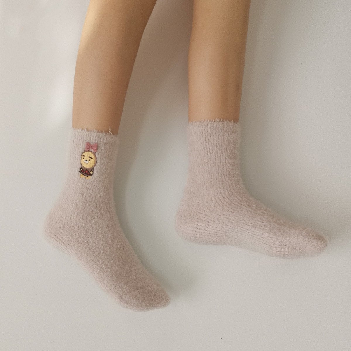 Miss June’s | Women’s | 1 pair | Floor socks | Cute | Fuzzy | Home wear | Warm | Soft | Gift Idea | Casual | Cozy| Animals| Comfort | Winter