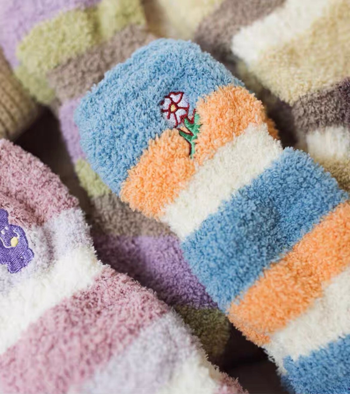 Miss June’s | Women’s | 1 pair | Sleep socks | Cute | Fuzzy | Home wear | Warm | Soft | Gift Idea | Casual | Cozy| Animals| Comfort | Winter