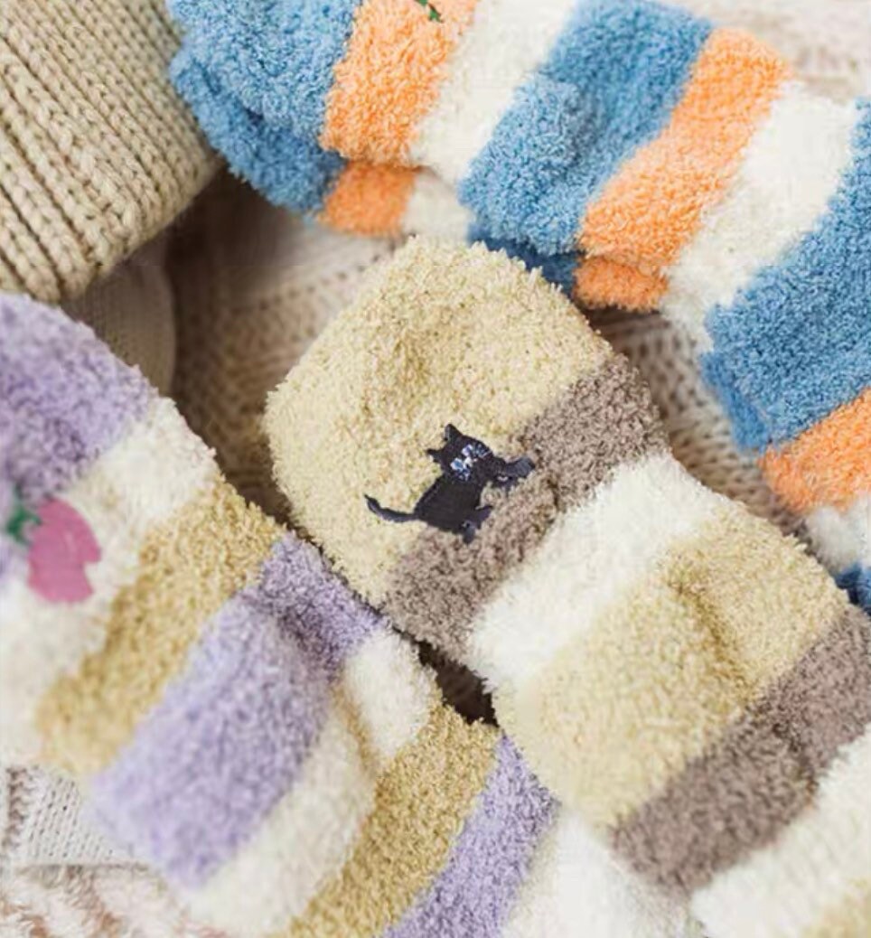 Miss June’s | Women’s | 1 pair | Sleep socks | Cute | Fuzzy | Home wear | Warm | Soft | Gift Idea | Casual | Cozy| Animals| Comfort | Winter