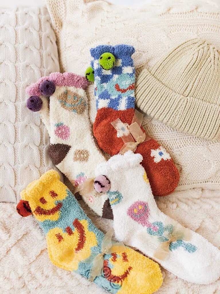 Miss June’s | Women’s | 1 pair | Floor socks | Cute | Fuzzy | Home wear | Warm | Soft | Gift Idea | Casual | Cozy| Animals| Sleep | Winter