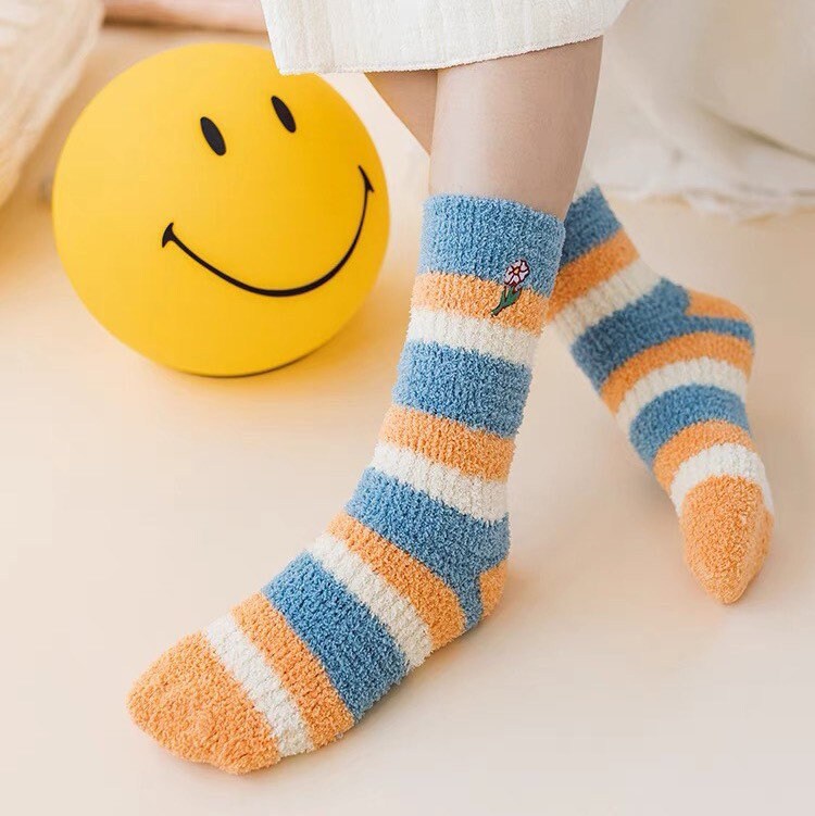 Miss June’s | Women’s | 1 pair | Sleep socks | Cute | Fuzzy | Home wear | Warm | Soft | Gift Idea | Casual | Cozy| Animals| Comfort | Winter
